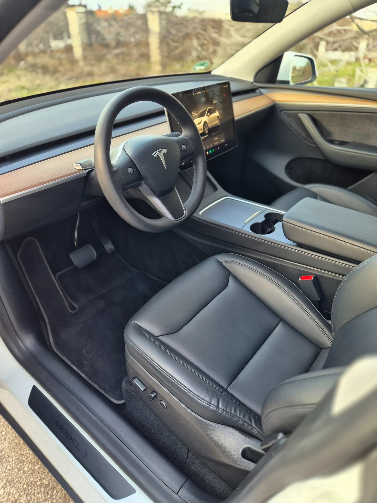 Tesla Model Y Long Range/Dual Motor/12.22г, снимка 10 - Автомобили и джипове - 53728796