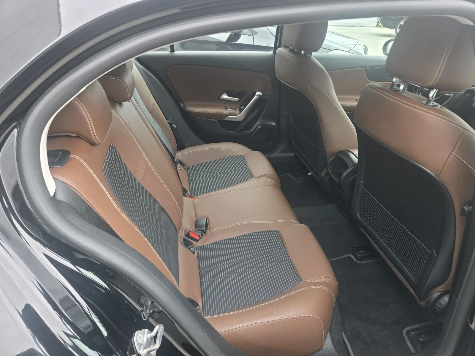Mercedes-Benz A 250, снимка 11 - Автомобили и джипове - 54380307