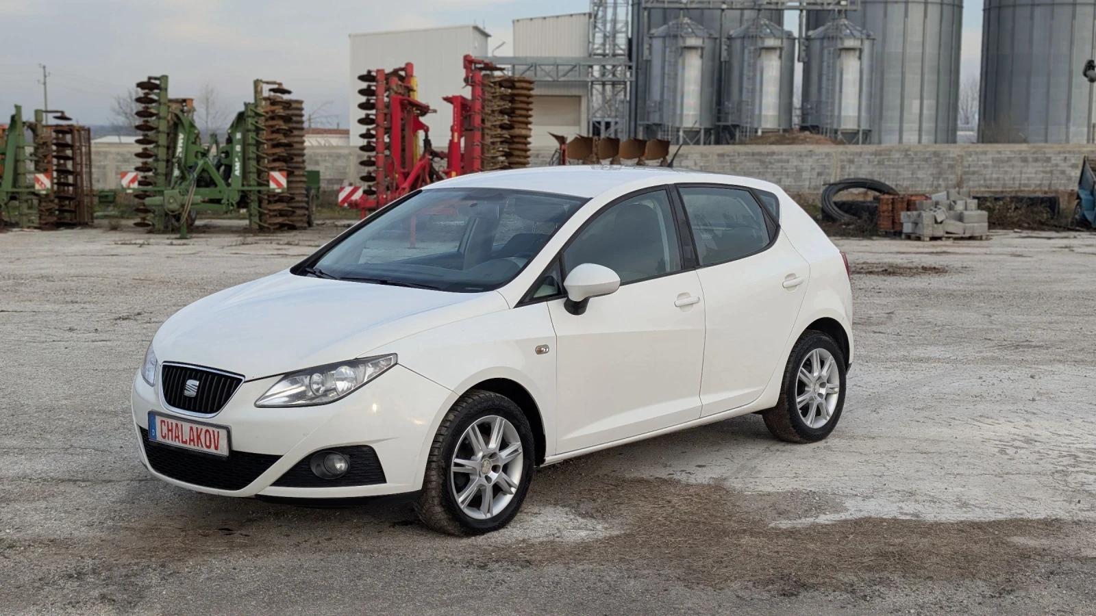 Seat Ibiza 1.6i, снимка 2 - Автомобили и джипове - 54758080