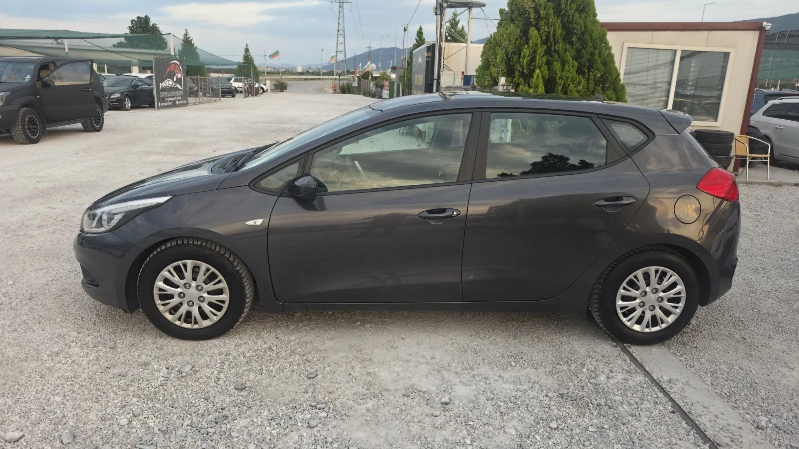 Kia Ceed 1.6CRDI.2014г.Хечбек.Отлична, снимка 8 - Автомобили и джипове - 55949861