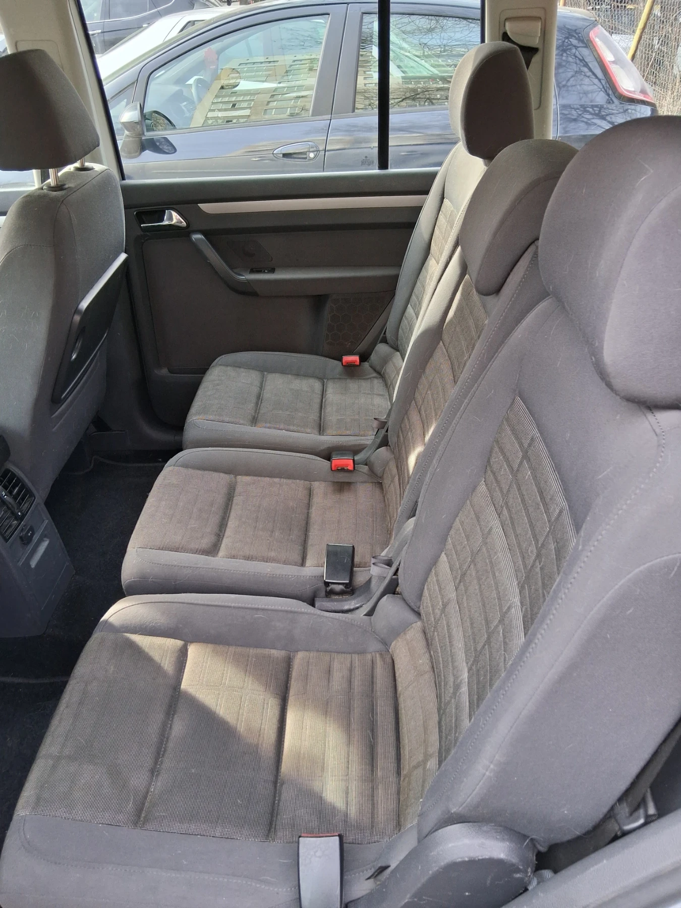 VW Touran 2.0 Ecofuel, снимка 7 - Автомобили и джипове - 56131811