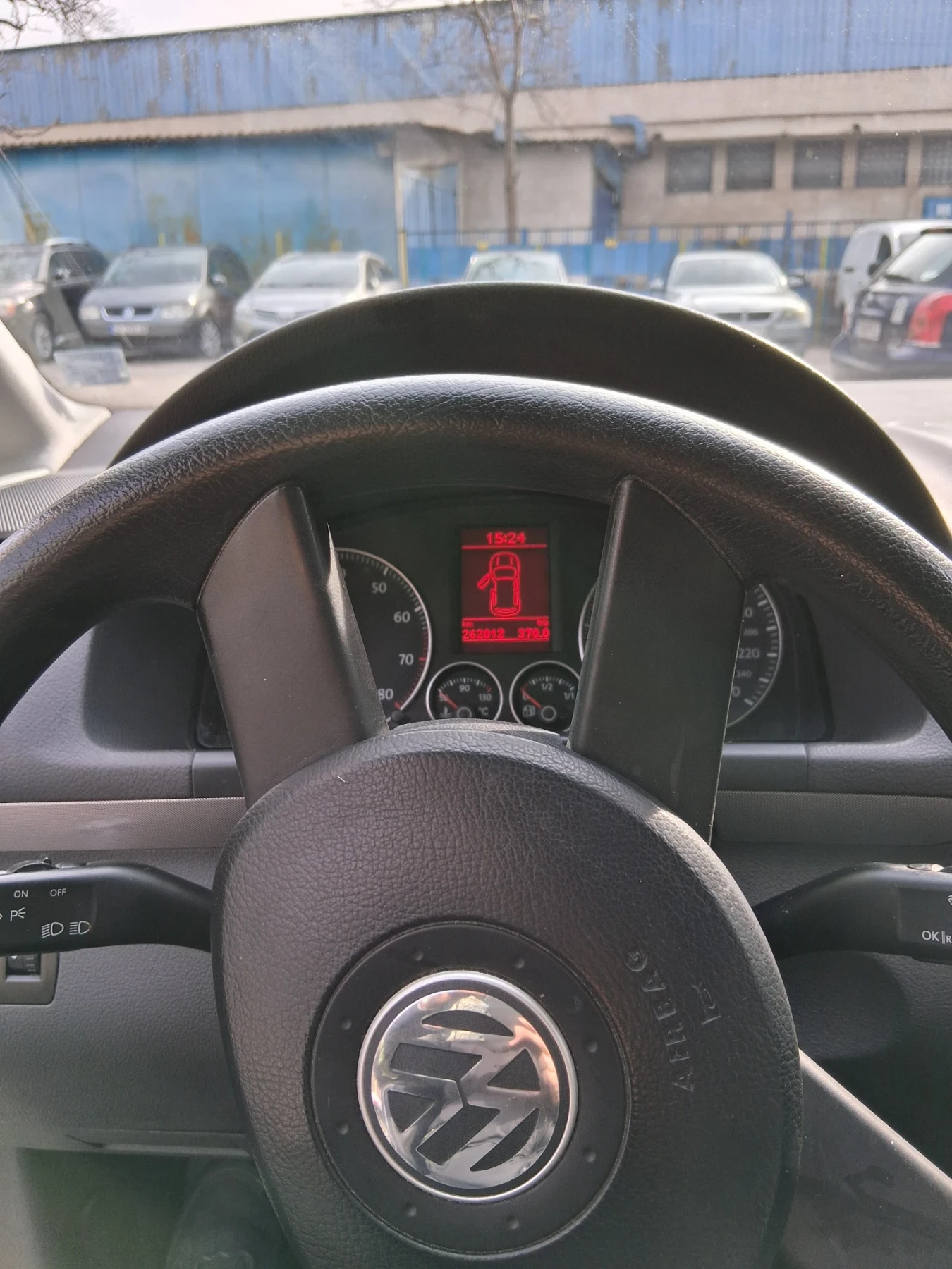 VW Touran 2.0 Ecofuel, снимка 4 - Автомобили и джипове - 56131811
