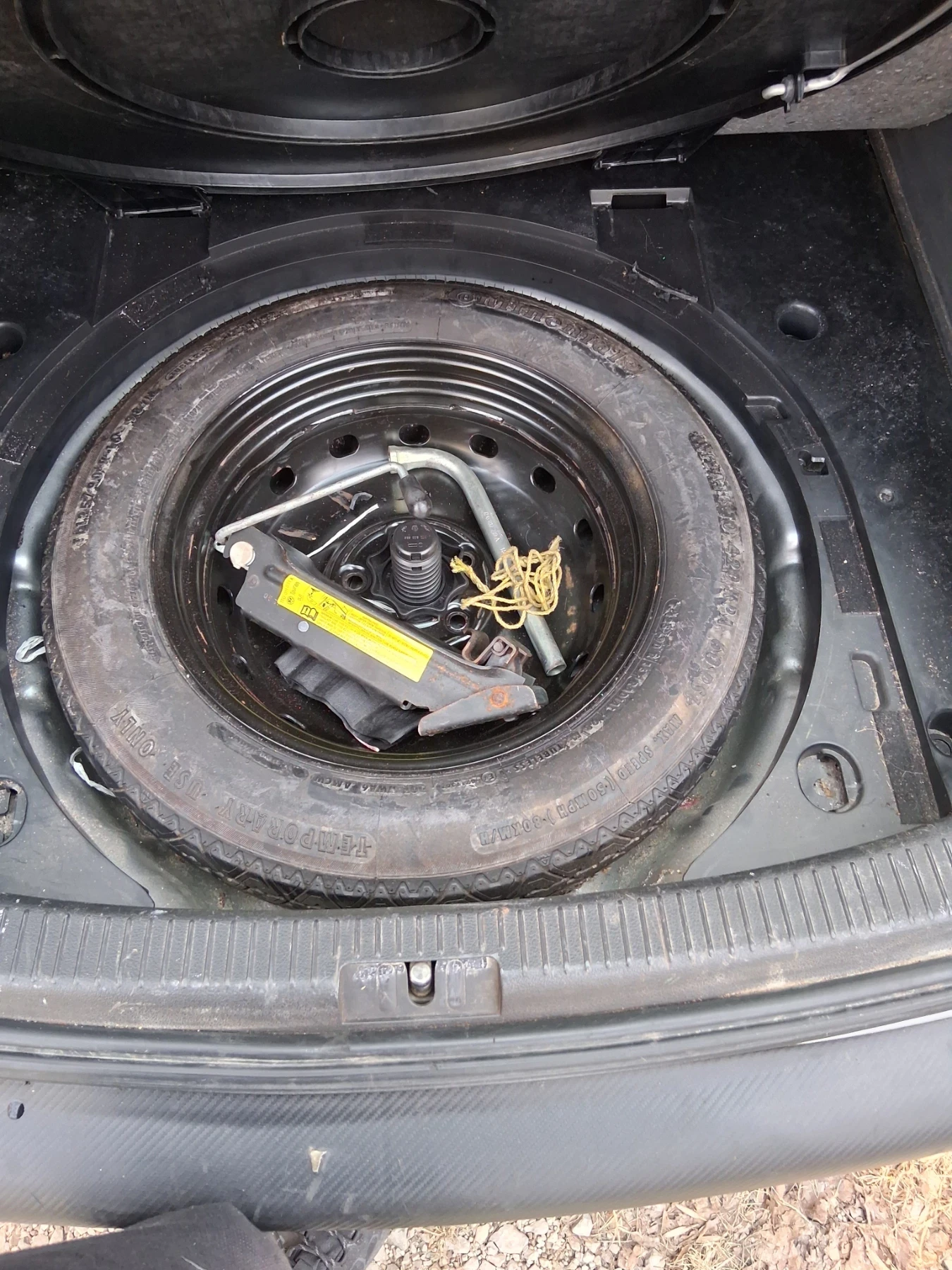 VW Touran 2.0 Ecofuel, снимка 9 - Автомобили и джипове - 56131811