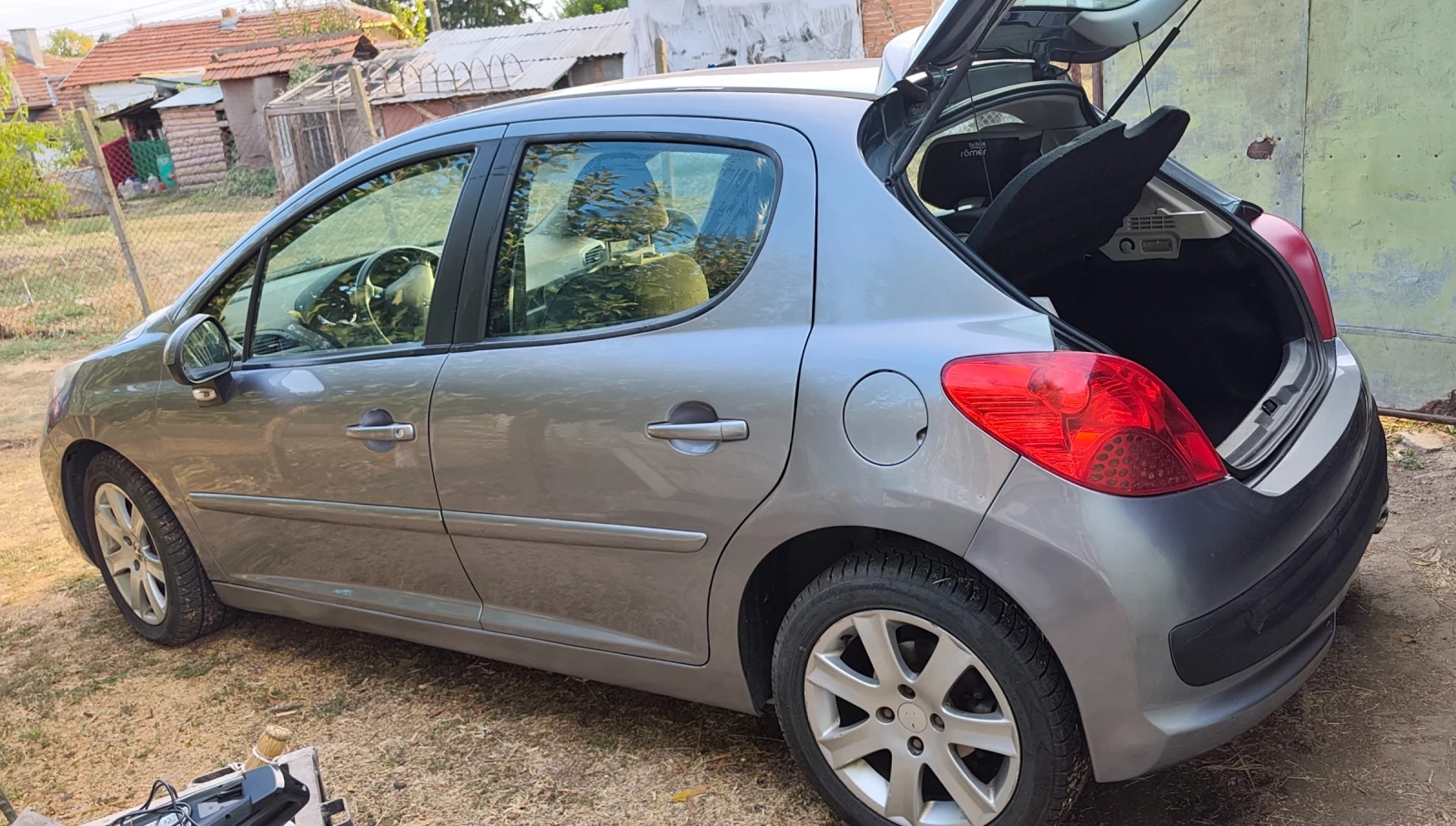 Peugeot 207, снимка 6 - Автомобили и джипове - 56571471