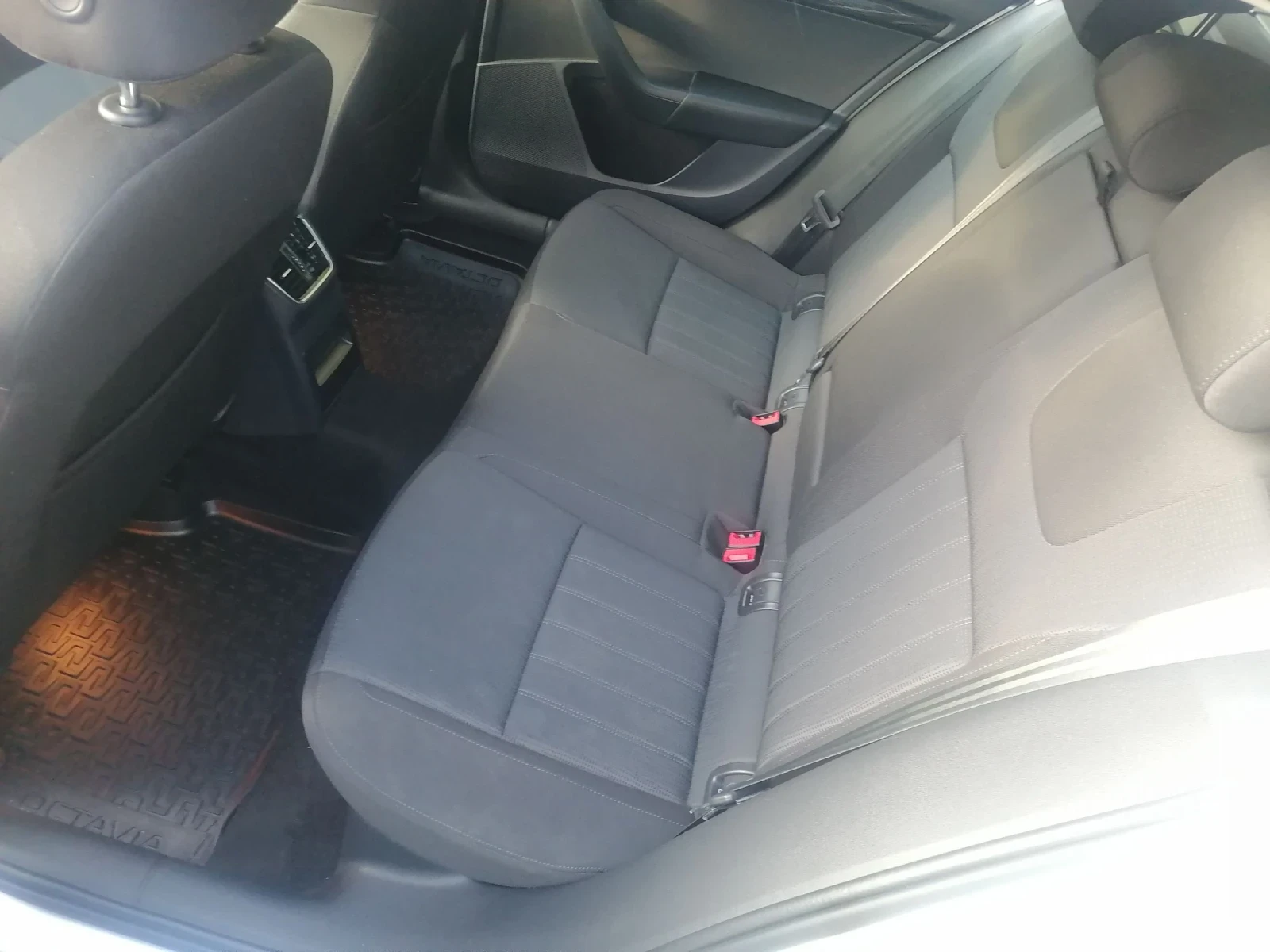 Skoda Octavia 4* 4, снимка 13 - Автомобили и джипове - 56611982