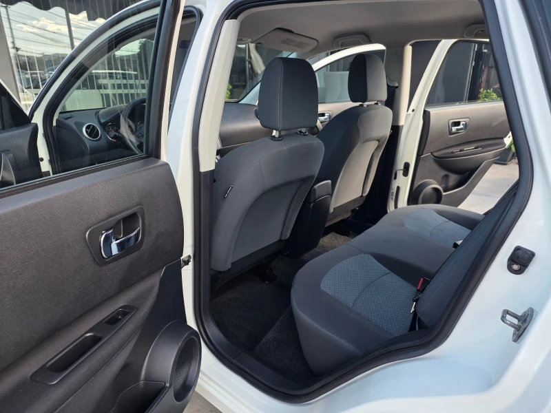 Nissan Qashqai 1.6i-117к.с EURO 5-КЛИМАТИК- ШВЕЙЦАРИЯ, снимка 15 - Автомобили и джипове - 51772675