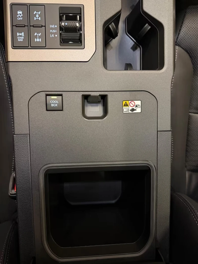 Toyota Land cruiser LC250/204HP/TEC-EDITION/7S/PANO/HUD/JBL/360/589g, снимка 14 - Автомобили и джипове - 52400192