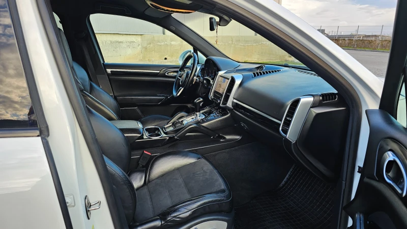 Porsche Cayenne 3.0Dizel Facelift LED BOSE, снимка 13 - Автомобили и джипове - 53029873
