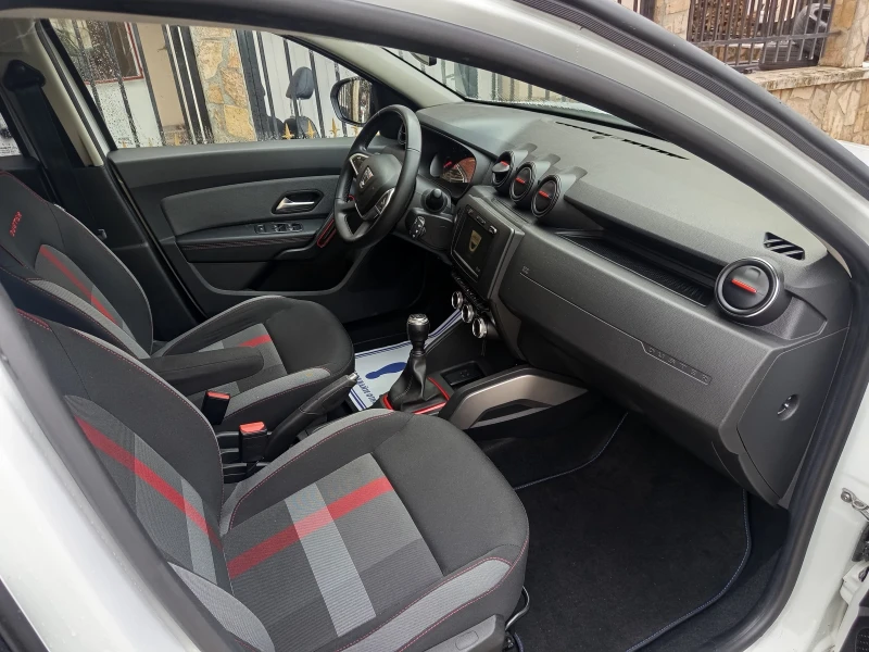 Dacia Duster 1600, снимка 15 - Автомобили и джипове - 53116786