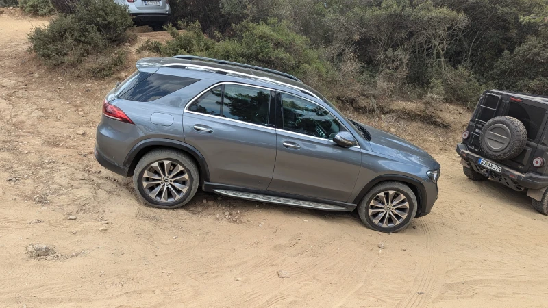 Mercedes-Benz GLE 300, снимка 9 - Автомобили и джипове - 53355124