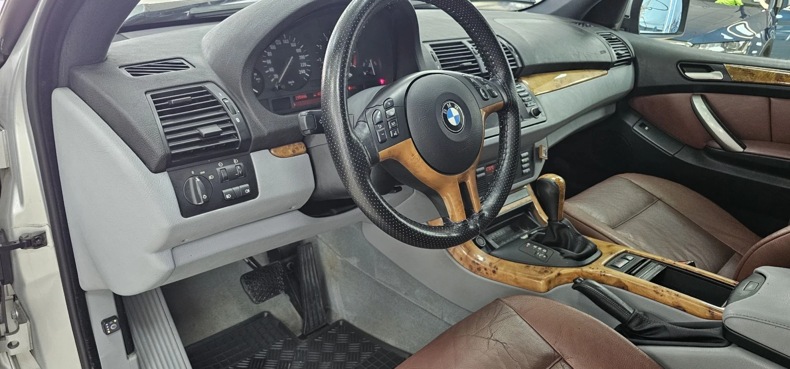 BMW X5 3.0   44      | Mobile.bg   12