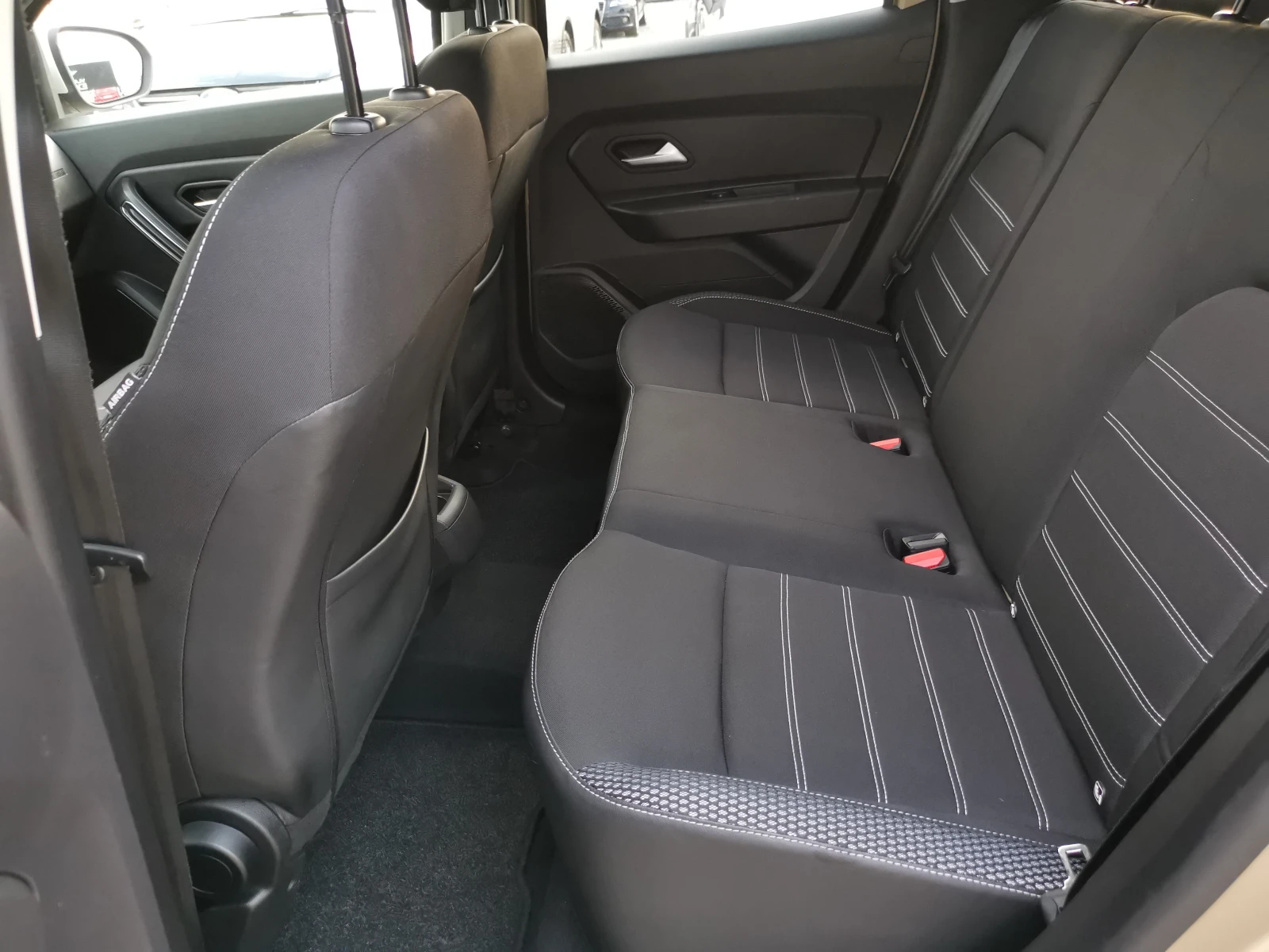 Dacia Duster 1.5dCi E6D - изображение 7