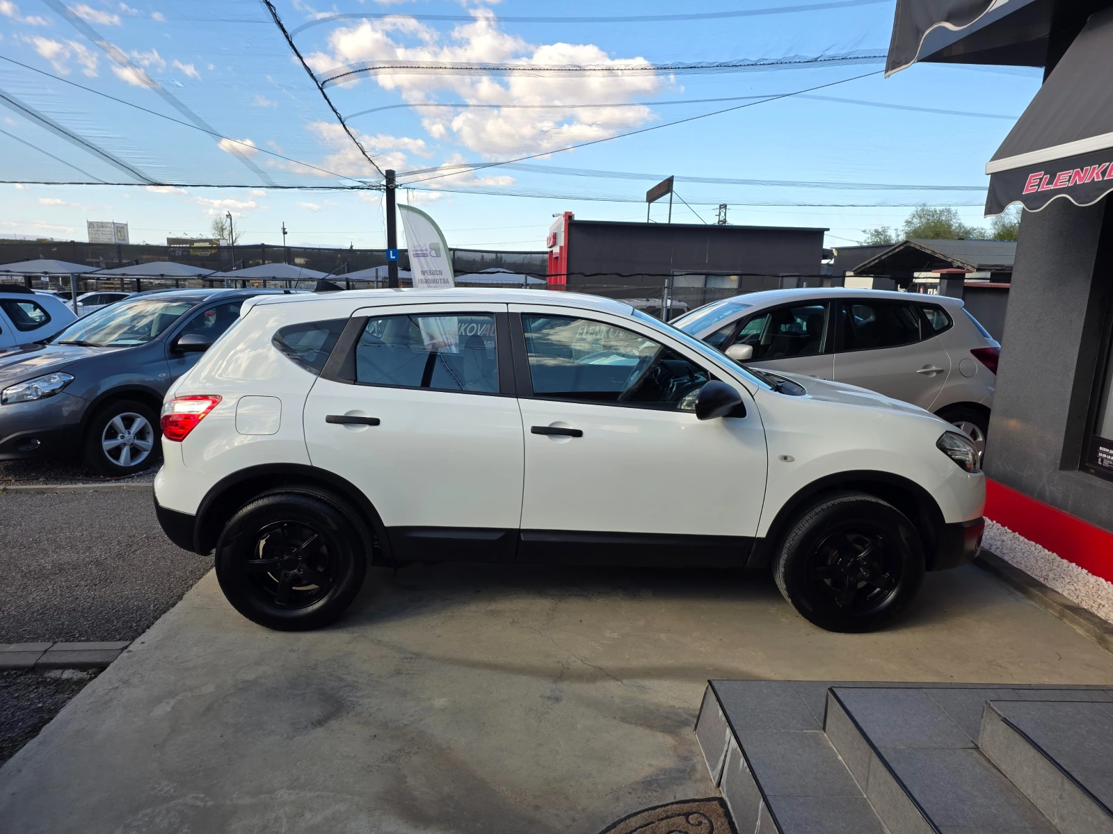 Nissan Qashqai 1.6i-117к.с EURO 5-КЛИМАТИК- ШВЕЙЦАРИЯ - изображение 5