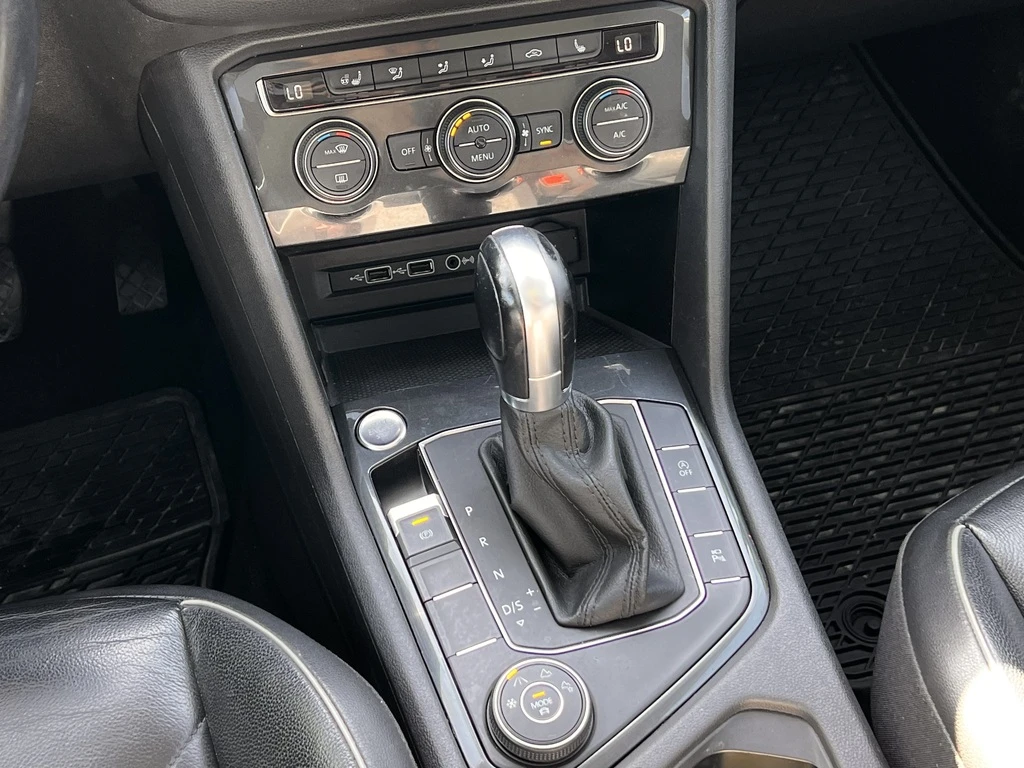 VW Tiguan HIGHLINE * 4MOTION* 4cyl * PANO* 360 CAM*  - изображение 8