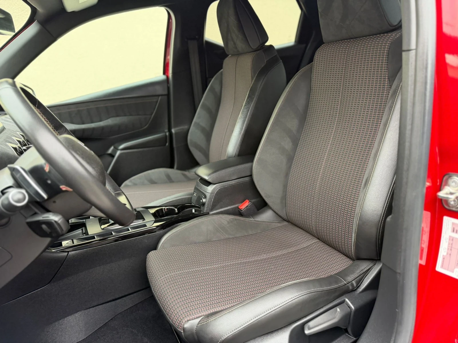 Citroen DS 3 Crossback 1.2 Performance Line, снимка 7 - Автомобили и джипове - 54037409