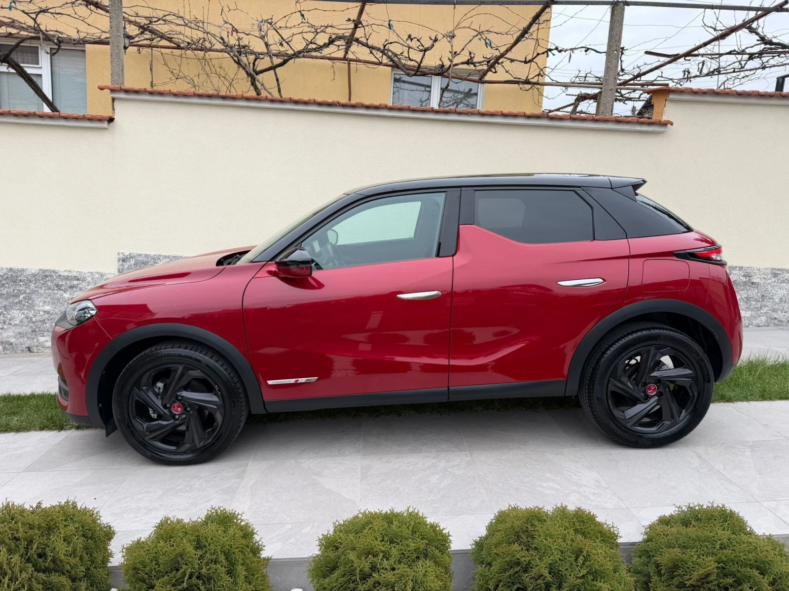 Citroen DS 3 Crossback 1.2 Performance Line, снимка 4 - Автомобили и джипове - 54037409