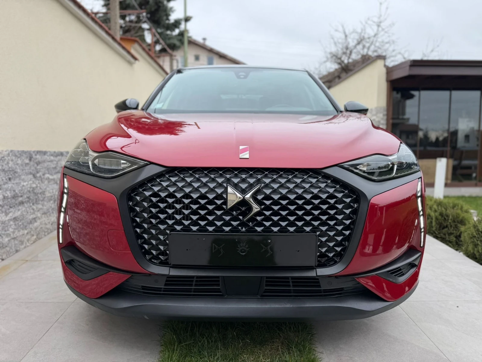 Citroen DS 3 Crossback 1.2 Performance Line, снимка 2 - Автомобили и джипове - 54037409