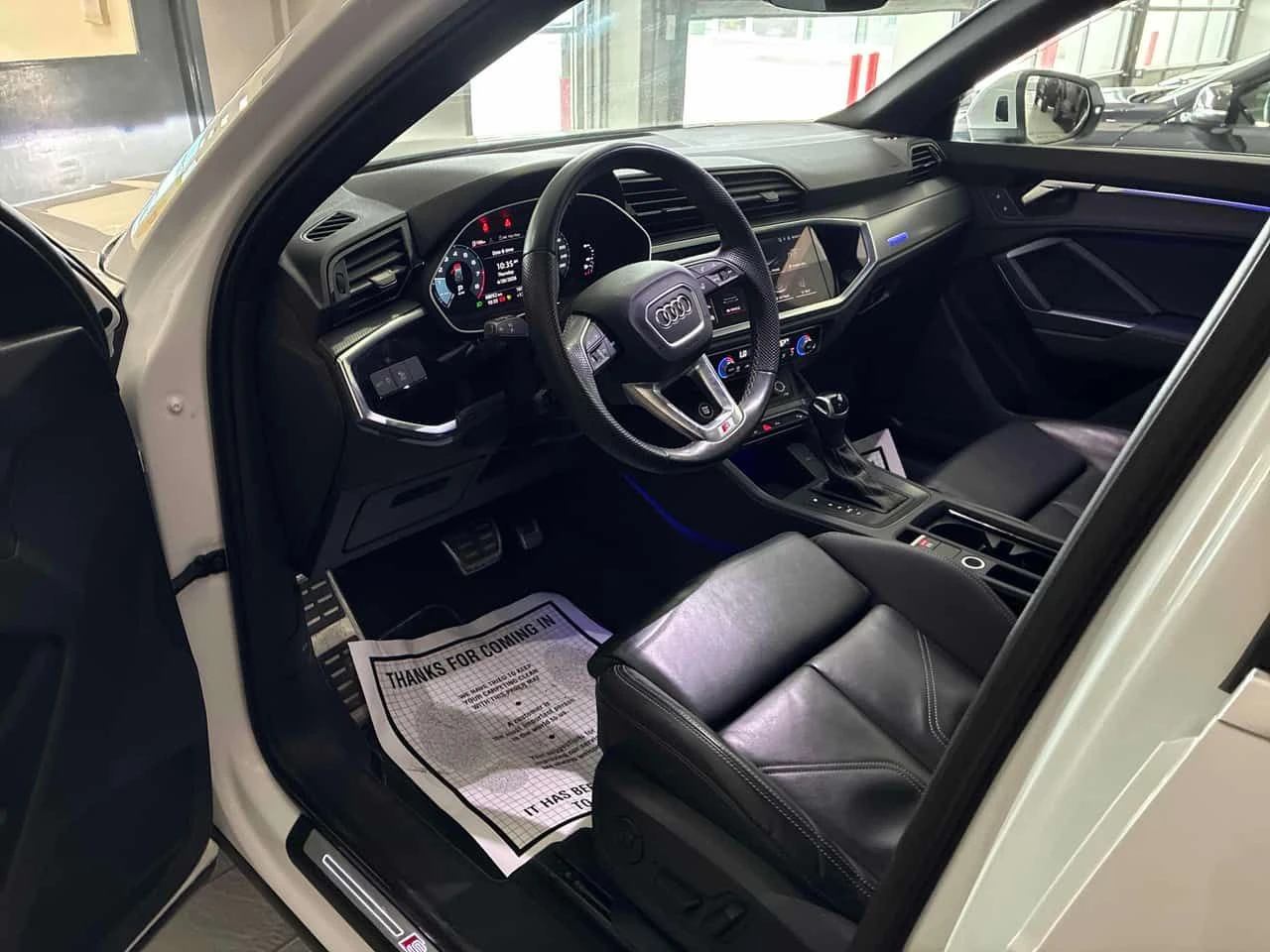 Audi Q3 | Progressiv | DISTRONIC | ПОДГРЕВ | CARFAX | , снимка 5 - Автомобили и джипове - 54428738
