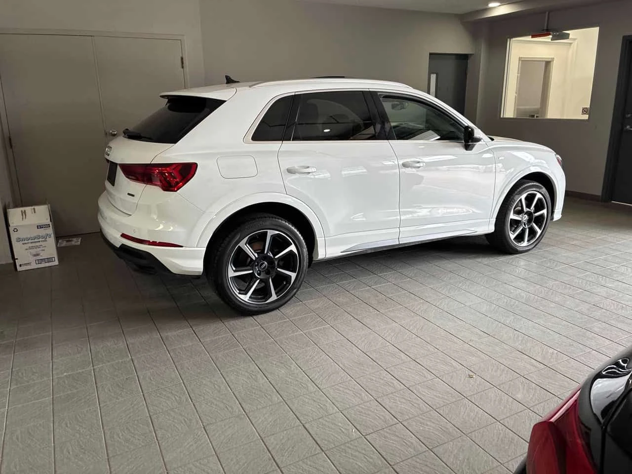 Audi Q3 | Progressiv | DISTRONIC | ПОДГРЕВ | CARFAX | , снимка 3 - Автомобили и джипове - 54428738