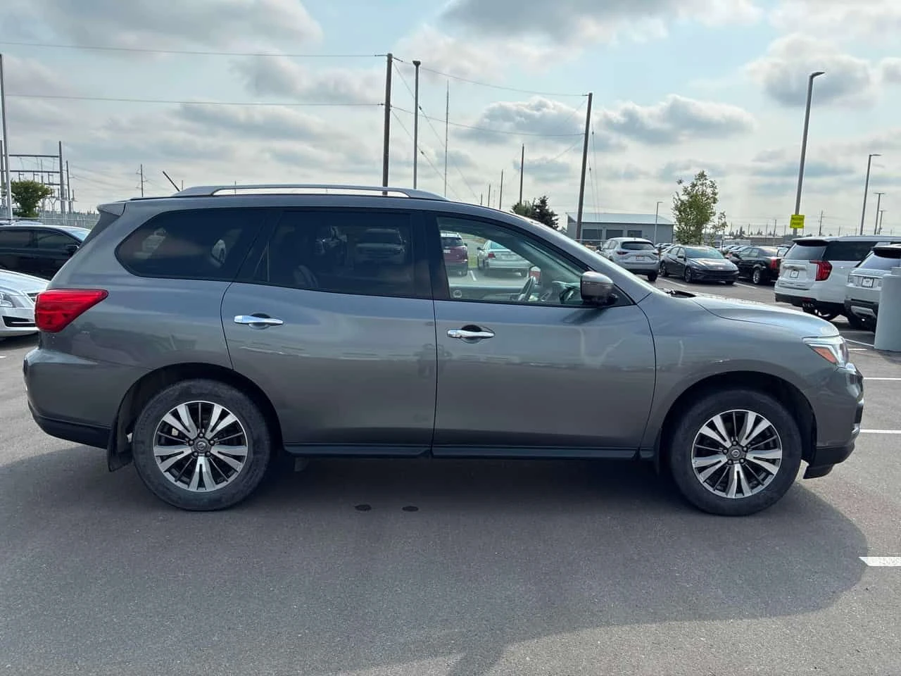 Nissan Pathfinder 4x4| PANO| 360| 2 КЛЮЧА| , снимка 3 - Автомобили и джипове - 55638752