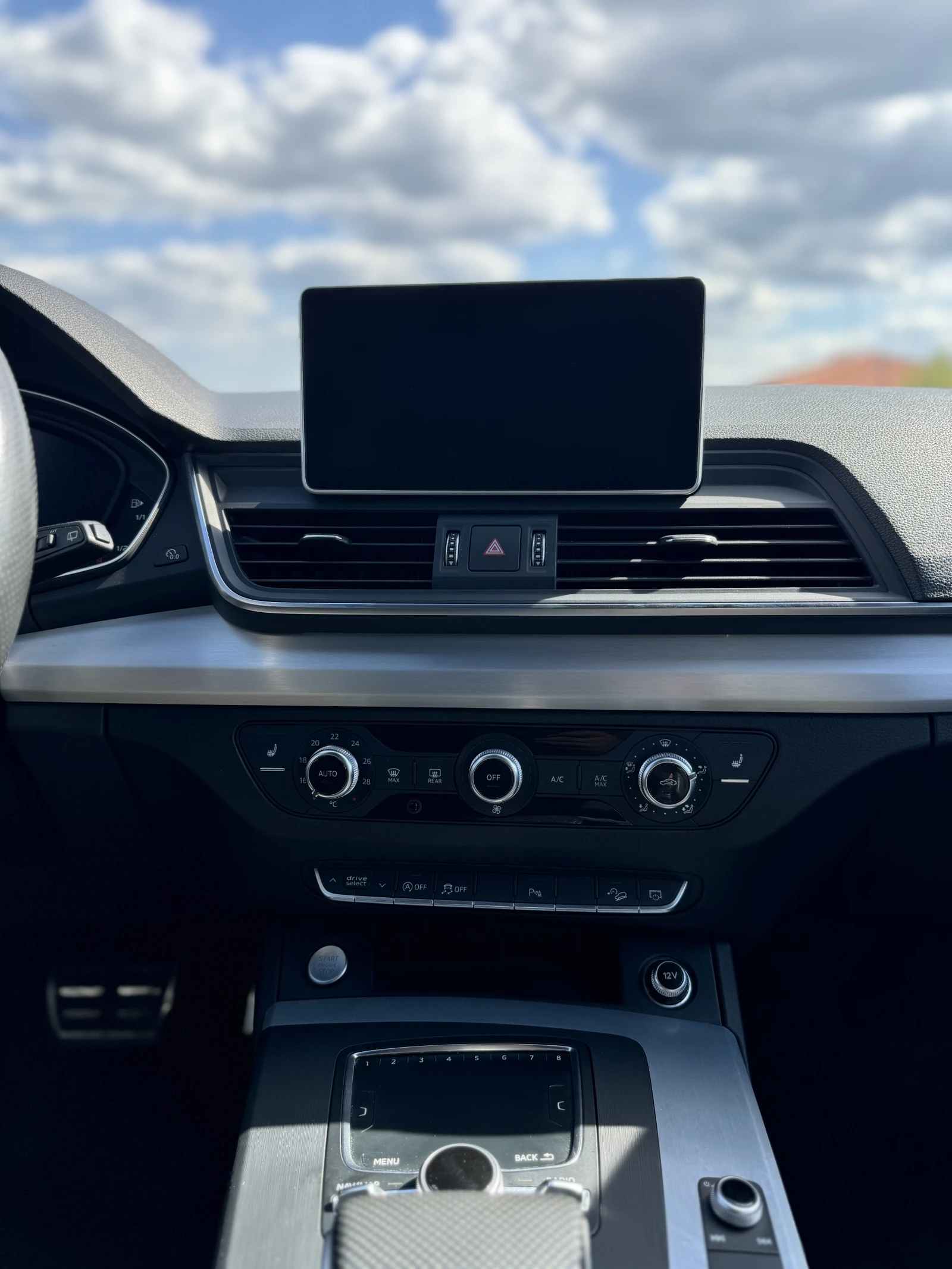 Audi Q5, снимка 15 - Автомобили и джипове - 55665659