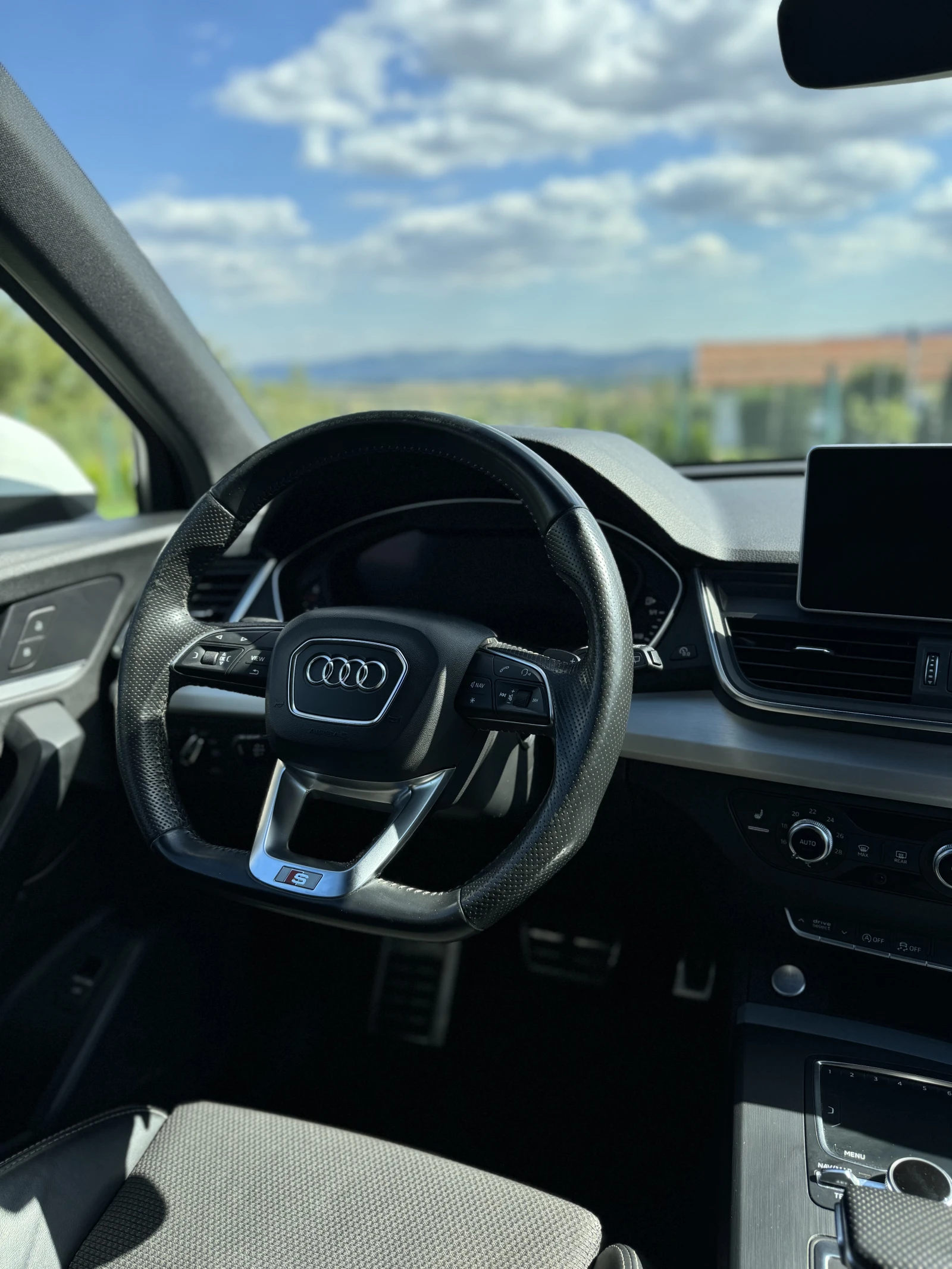 Audi Q5, снимка 9 - Автомобили и джипове - 55665659