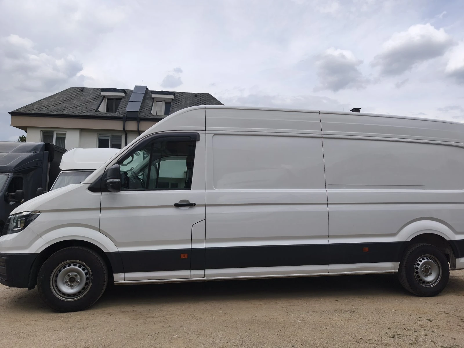 VW Crafter ДЪЛГА БАЗА//ЛИЗИНГ, снимка 3 - Бусове и автобуси - 54359342