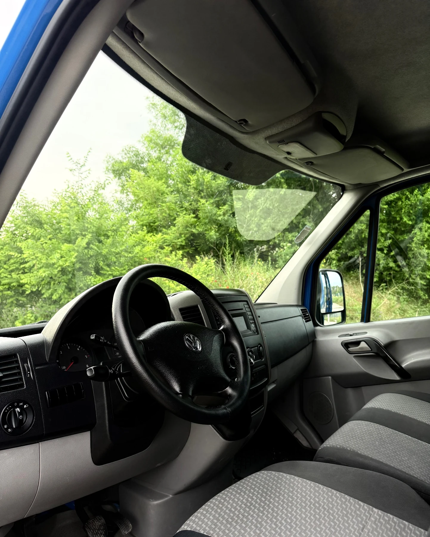 VW Crafter 2.0 Клима, снимка 9 - Бусове и автобуси - 54790528