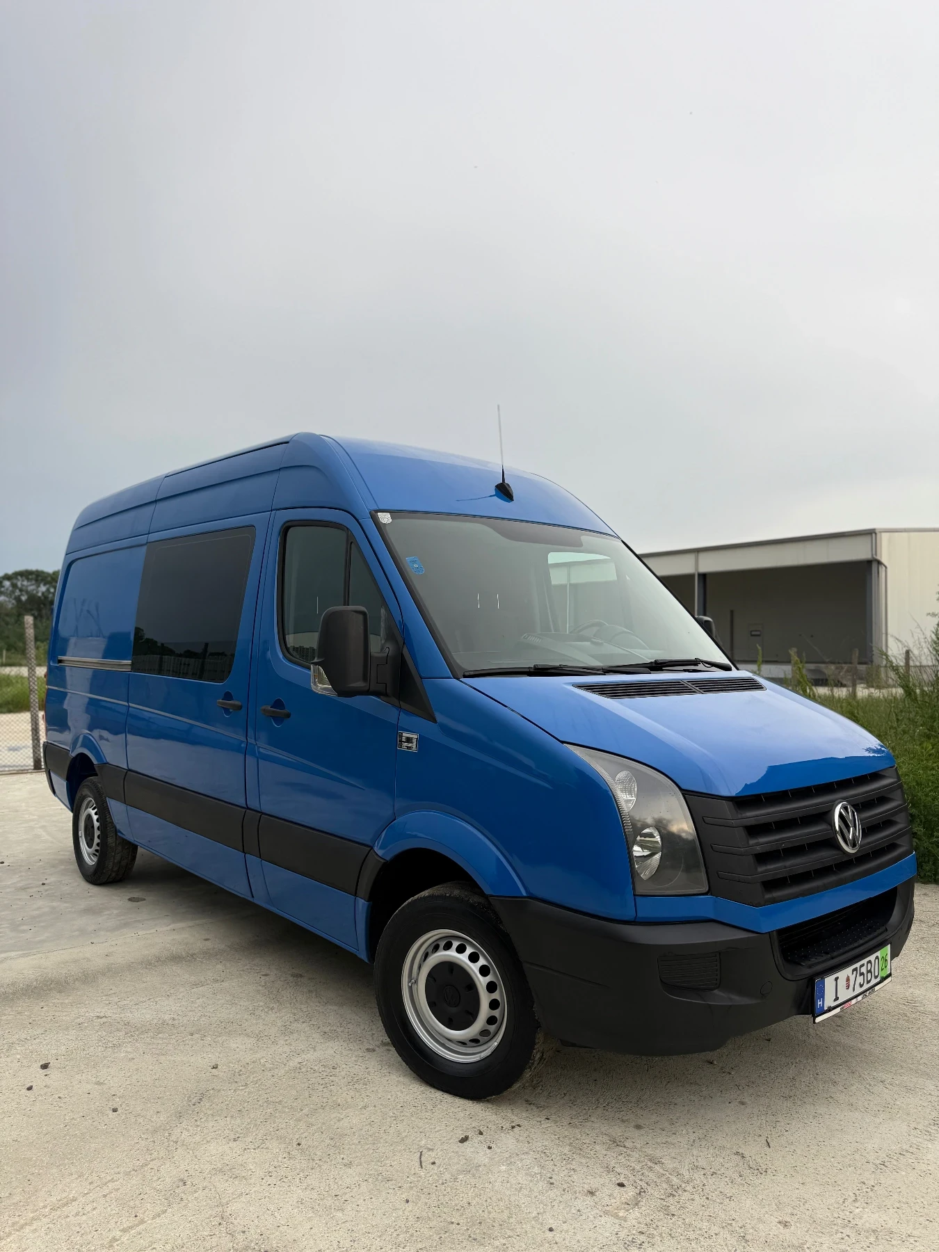 VW Crafter 2.0 Клима, снимка 3 - Бусове и автобуси - 54790528