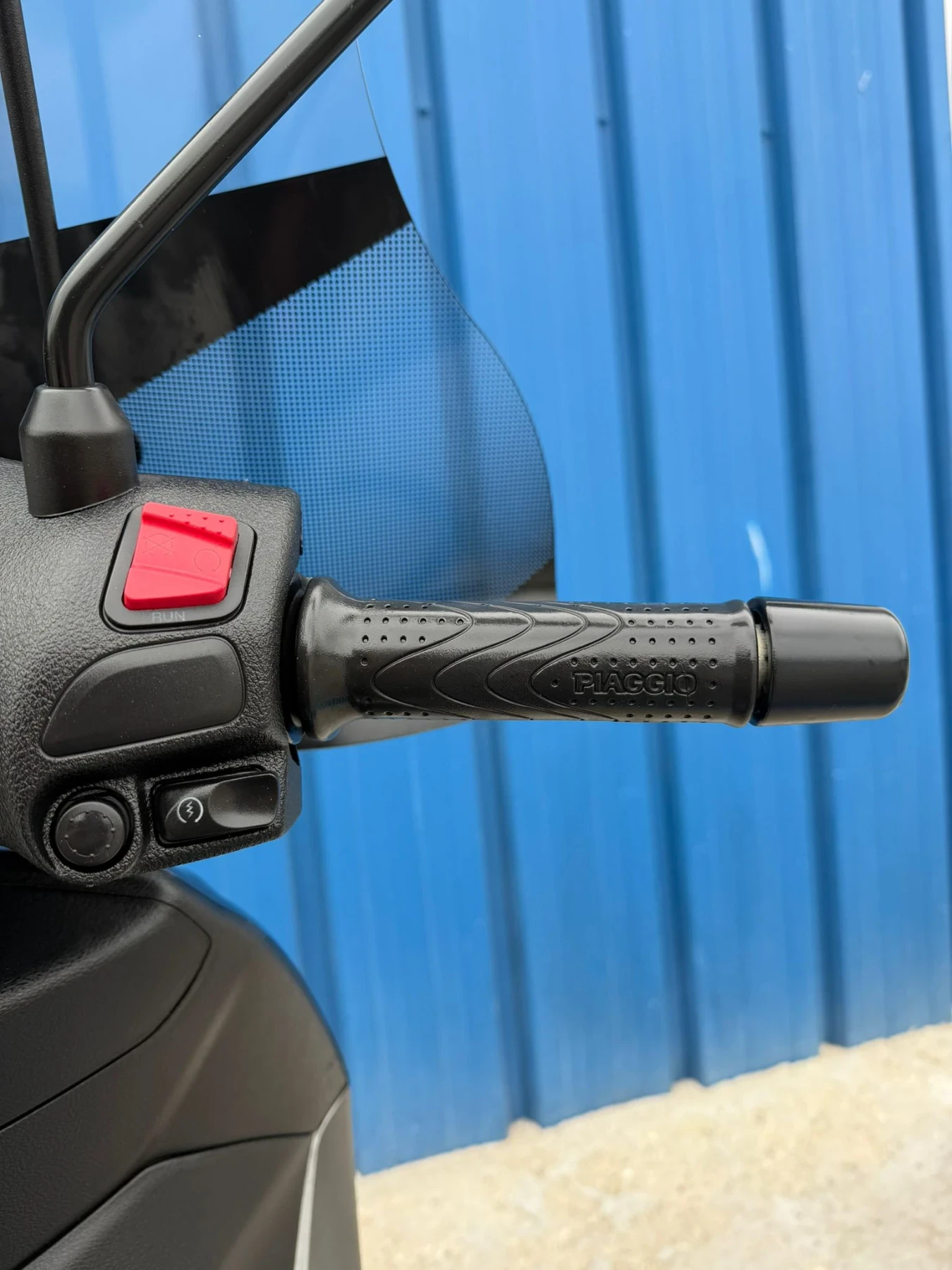 Piaggio Beverly 350i Abs Asr, снимка 9 - Мотоциклети и мототехника - 54308074