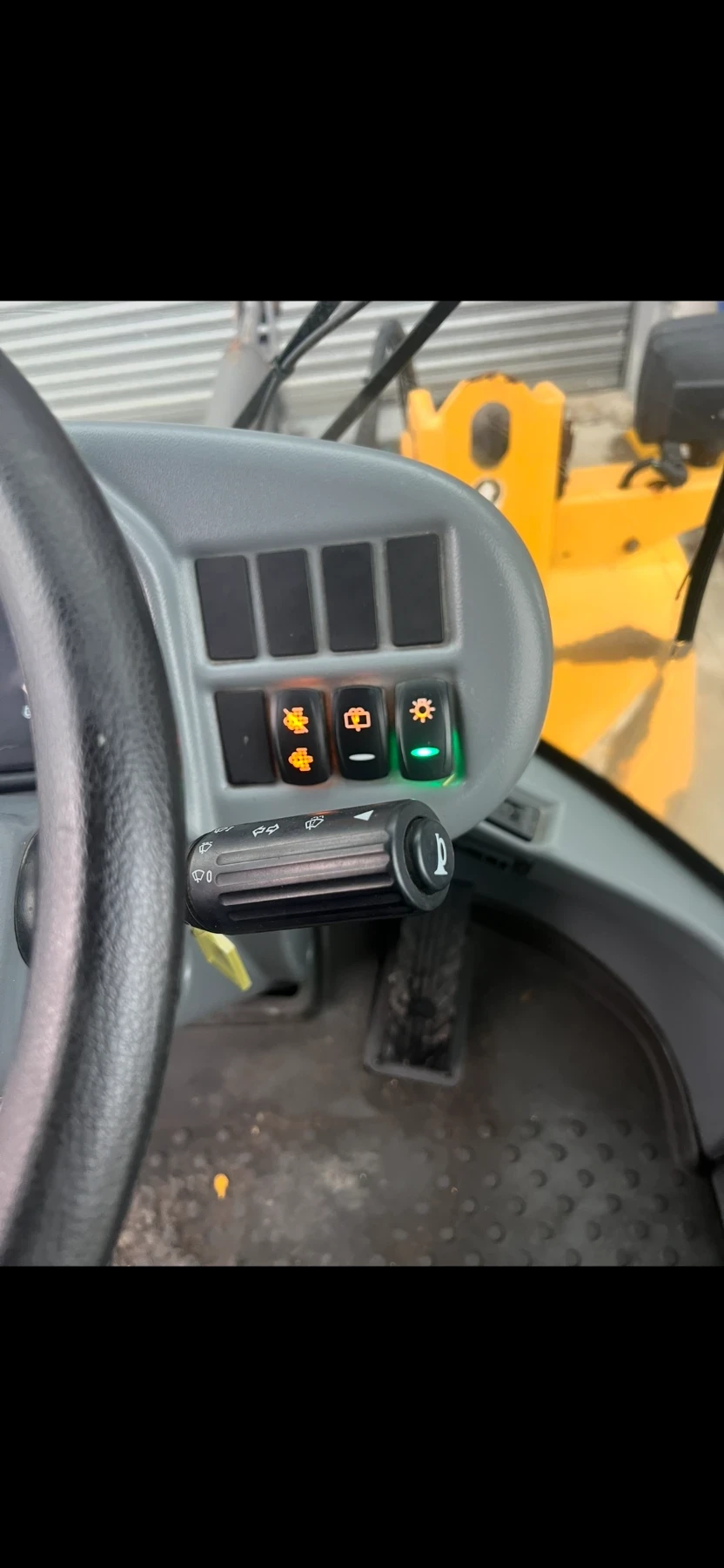 Челен товарач Volvo L30G, снимка 8 - Индустриална техника - 56016170