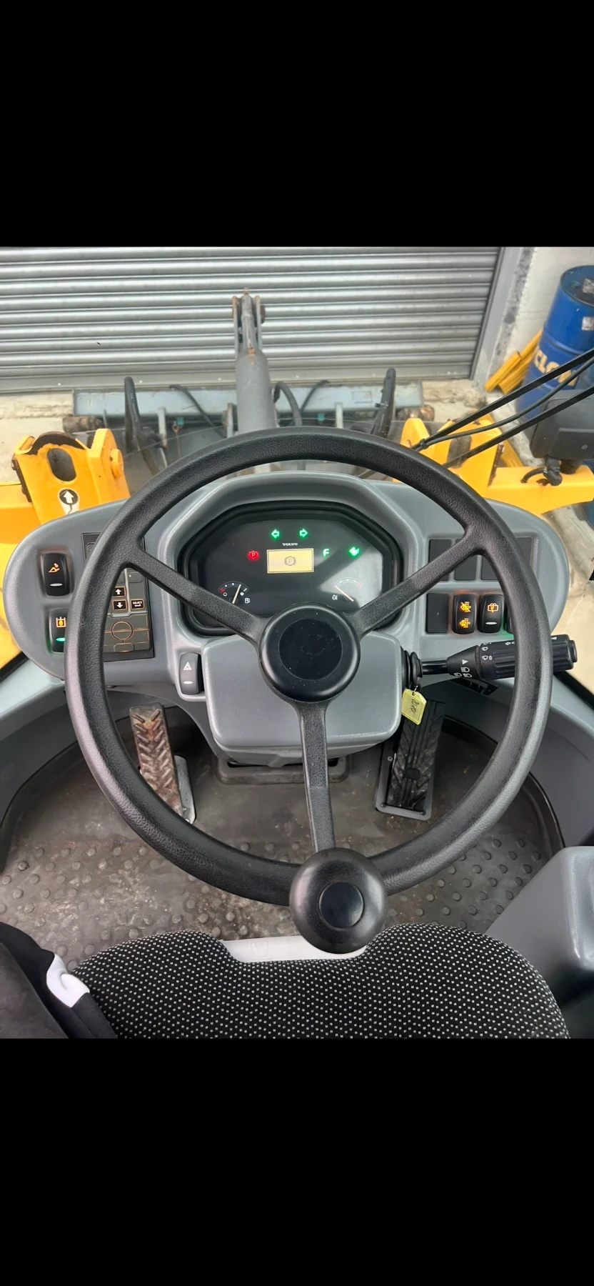 Челен товарач Volvo L30G, снимка 6 - Индустриална техника - 56016170