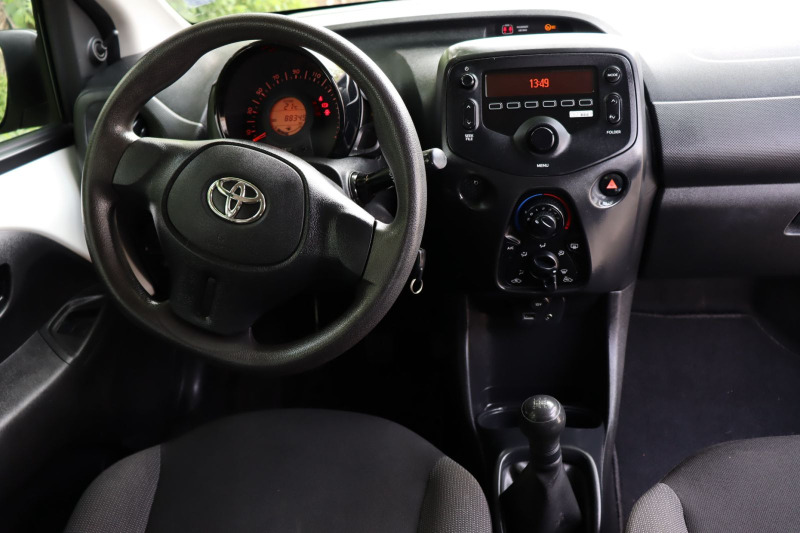 Toyota Aygo, снимка 9 - Автомобили и джипове - 44653871