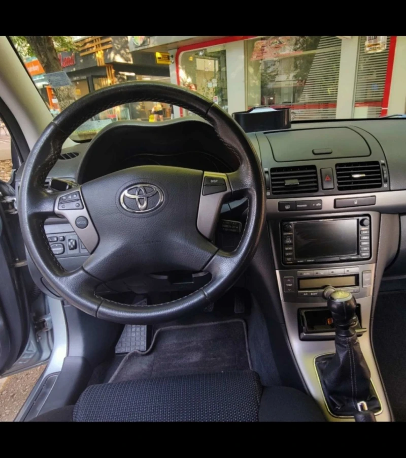 Toyota Avensis, снимка 5 - Автомобили и джипове - 47679551