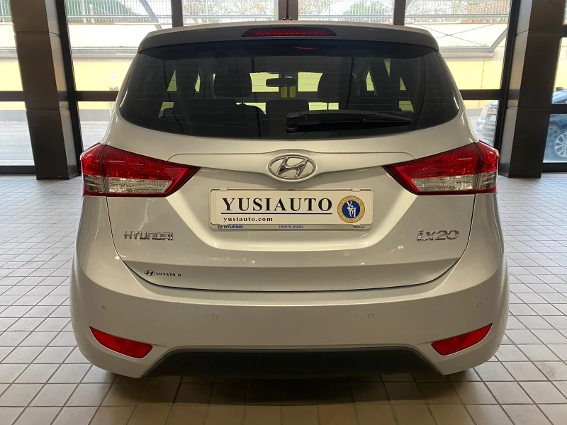 Hyundai Ix20, снимка 6 - Автомобили и джипове - 48350649