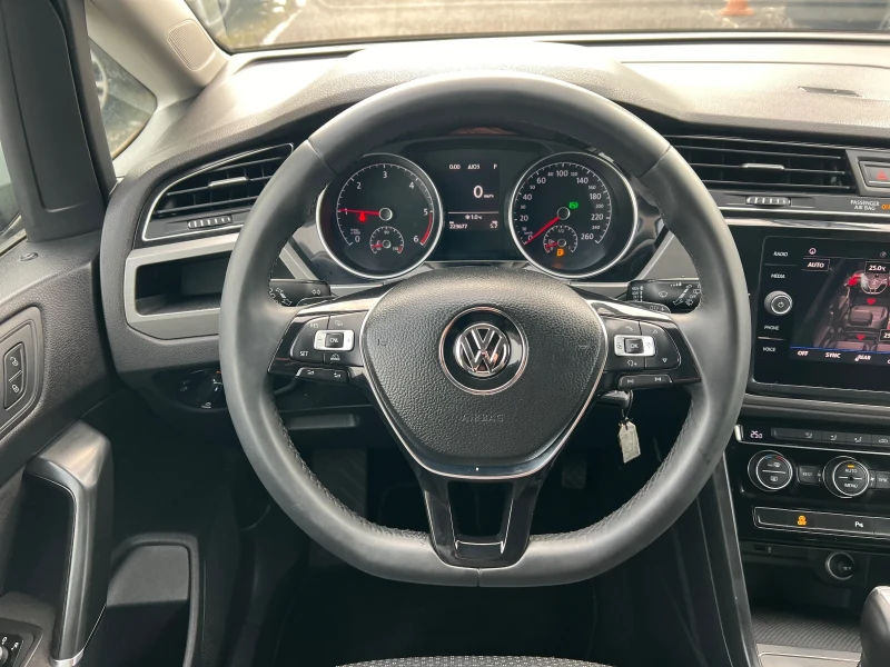 VW Touran 2.0TDI DSG Facelift 6+ 1, снимка 10 - Автомобили и джипове - 48497970