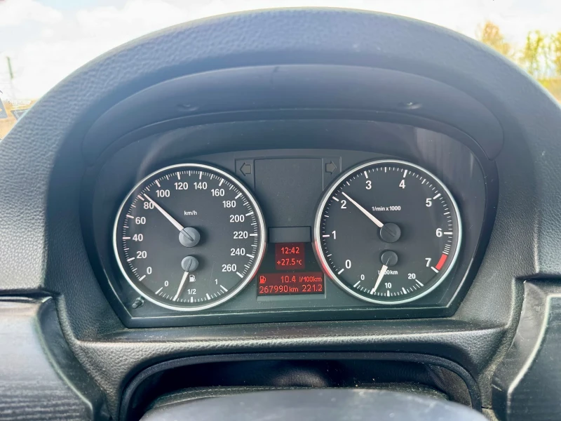 BMW 320 I, снимка 10 - Автомобили и джипове - 51778186