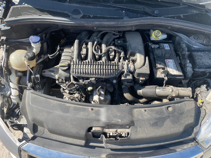 Peugeot 208 1.2 VTi, снимка 12 - Автомобили и джипове - 51784469