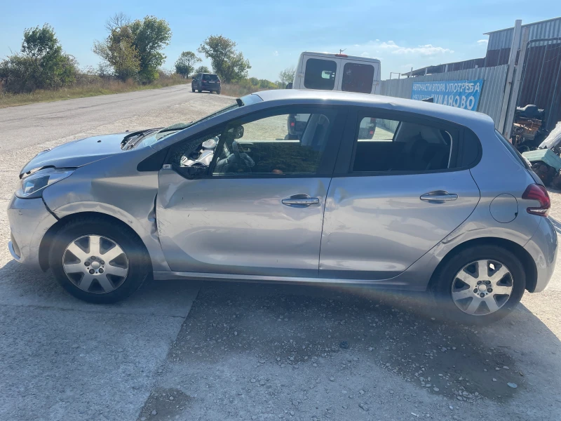 Peugeot 208 1.2 VTi, снимка 4 - Автомобили и джипове - 51784469