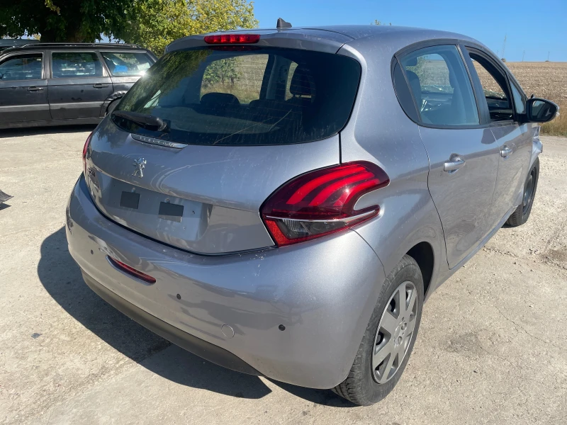 Peugeot 208 1.2 VTi, снимка 6 - Автомобили и джипове - 51784469