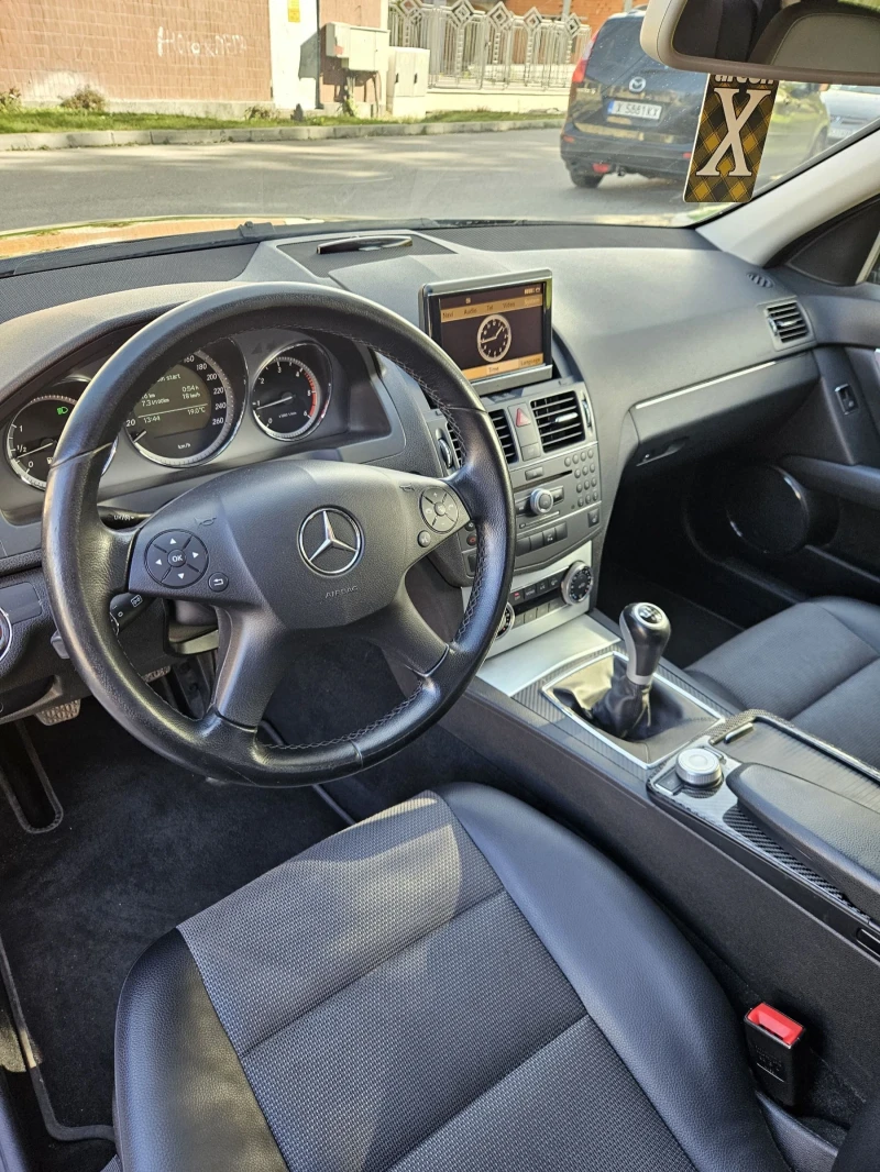 Mercedes-Benz C 250, снимка 7 - Автомобили и джипове - 52106611