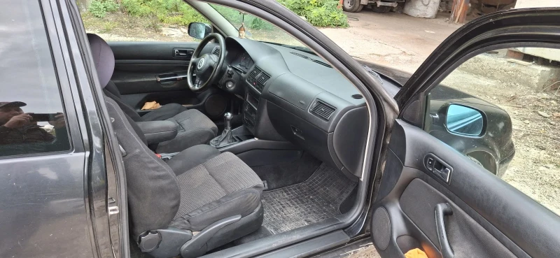 VW Golf 1.6, снимка 6 - Автомобили и джипове - 52420452