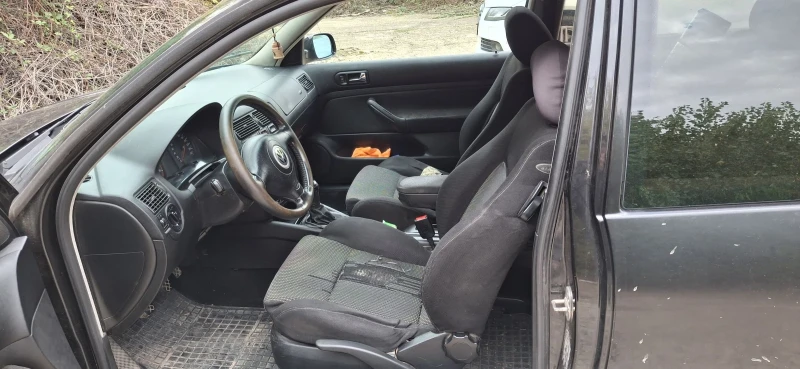 VW Golf 1.6, снимка 5 - Автомобили и джипове - 52420452