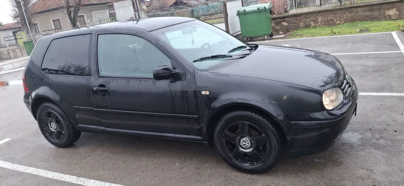 VW Golf 1.6, снимка 4 - Автомобили и джипове - 52420452