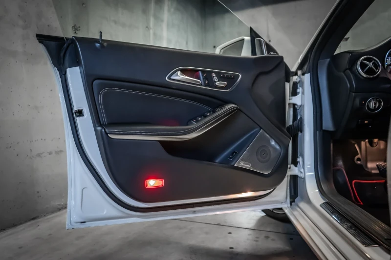Mercedes-Benz CLA 250 4x4, Face, 2018, 90000km, снимка 17 - Автомобили и джипове - 52588158