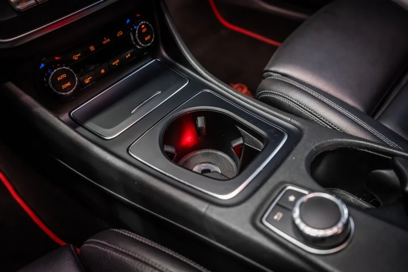 Mercedes-Benz CLA 250 4x4, Face, 2018, 90000km, снимка 16 - Автомобили и джипове - 52588158