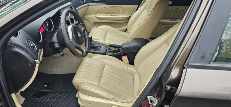 Alfa Romeo 159 sportwagon 1.9 jtdm, снимка 8 - Автомобили и джипове - 53013714