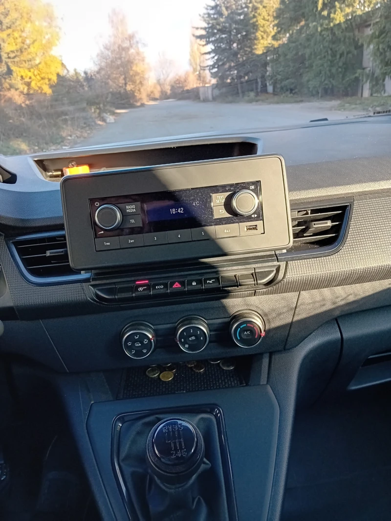 Renault Kangoo, снимка 8 - Автомобили и джипове - 53078090