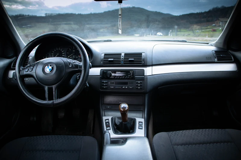 BMW 320, снимка 7 - Автомобили и джипове - 53600283