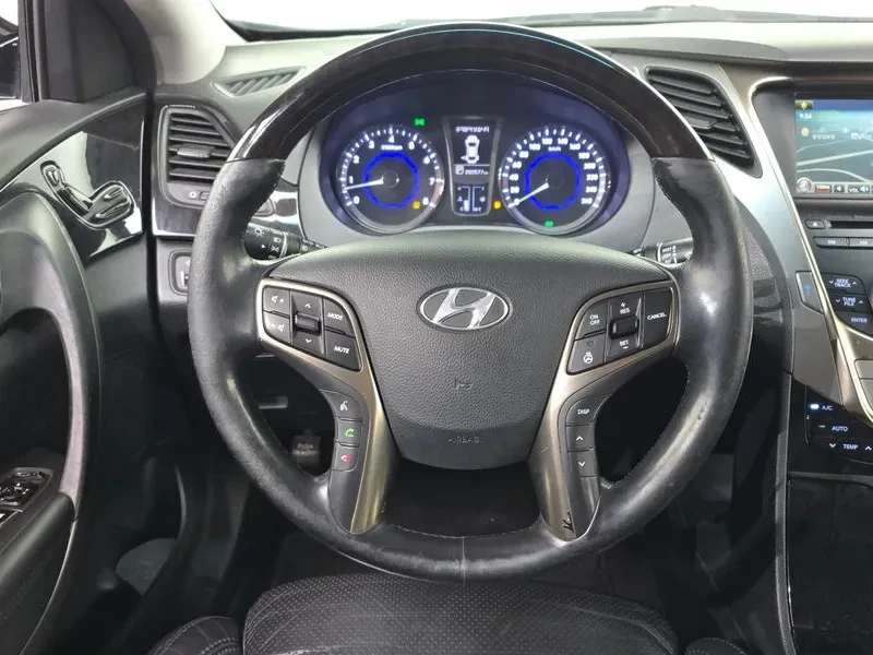 Hyundai Grandeur 2.4, снимка 13 - Автомобили и джипове - 54625785